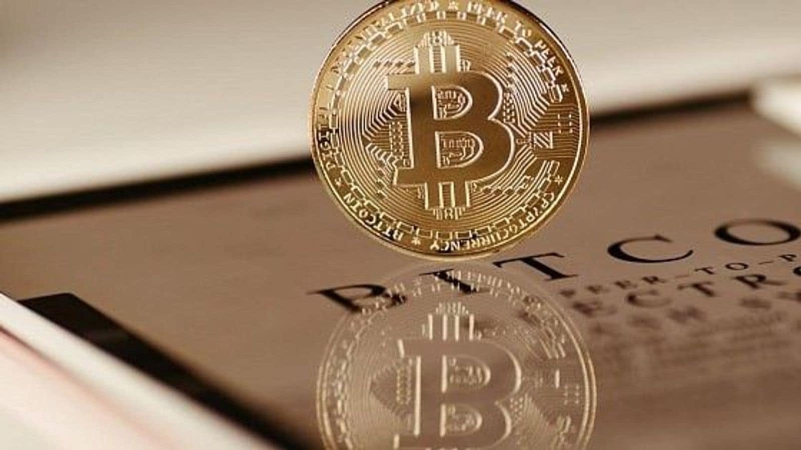 Биткоин упал ниже $70 тысяч впервые с апреля: что давит на рынок