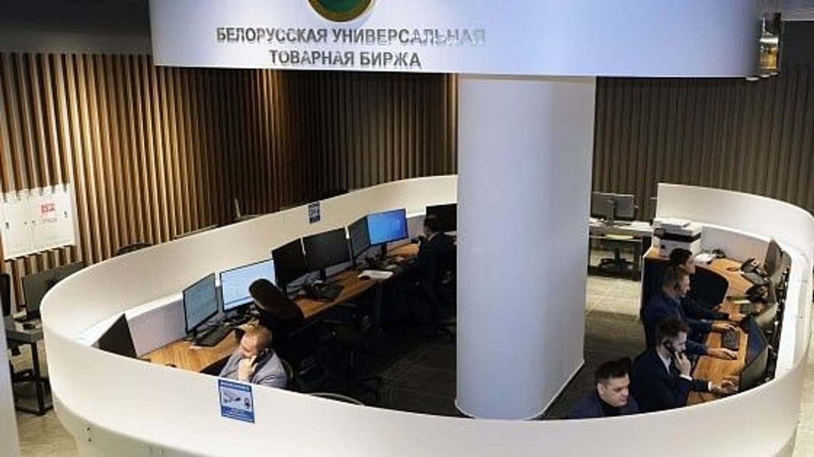 БУТБ и азербайджанский Aigen Solutions будут вместе внедрять ИИ в биржевую торговлю