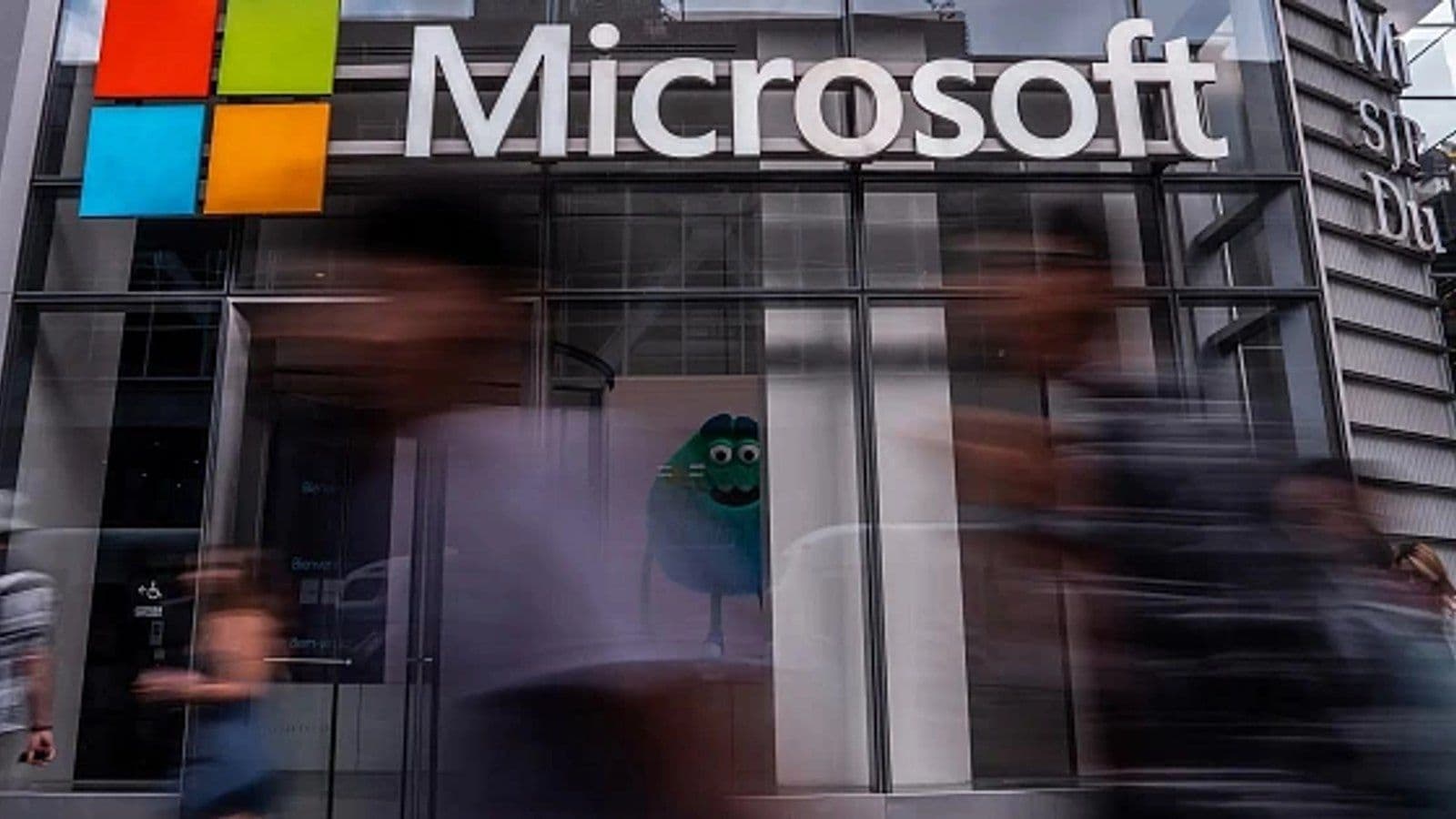 Акции Microsoft рухнули на 18% за июнь — худший результат за 25 лет